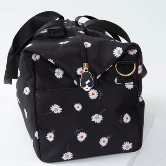 SOLD ❗️Alice + Olivia Matching Duffle Bag & Hat - Picture 4 of 10
